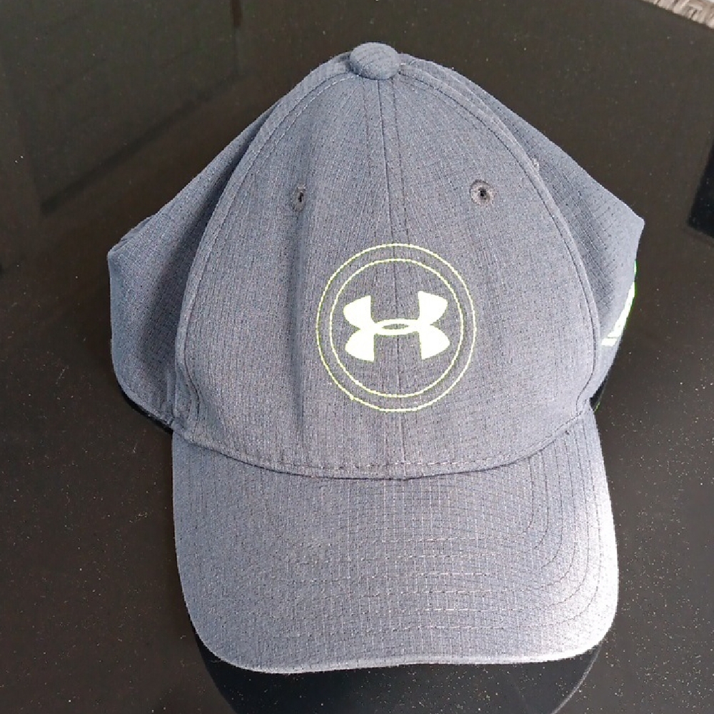 Under Armour Youth Ball Cap Gray Sm/Med.                 3/25